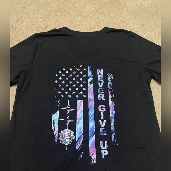 Medium “Never Give Up” Tee - Picture 4 of 8